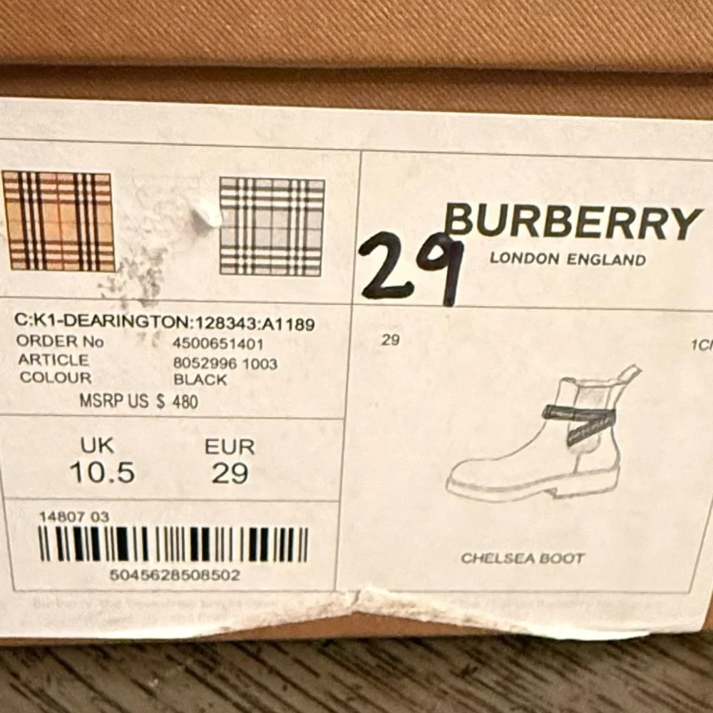 Burberry girls Dearington Check Chelsea Boots size 29 (US 11.5 Kids)